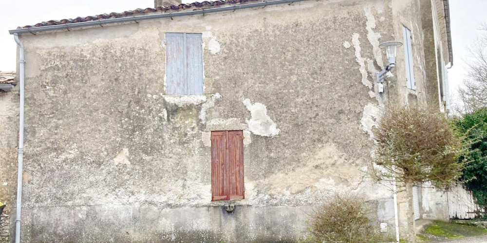 parking à PUJOLS SUR CIRON (33210)