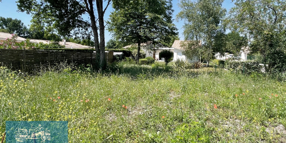 terrain à ARSAC (33460)