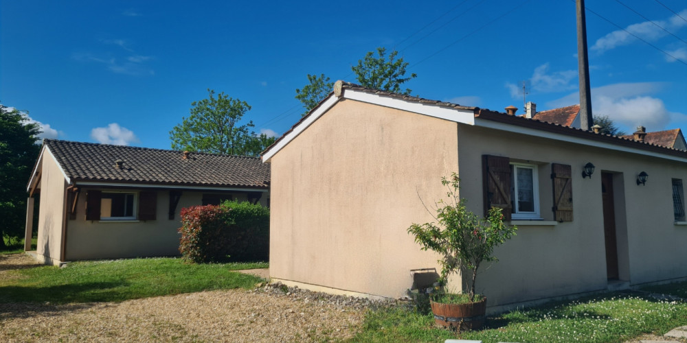 maison à ST SEURIN SUR L ISLE (33660)
