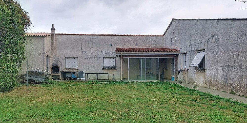 maison à TARGON (33760)
