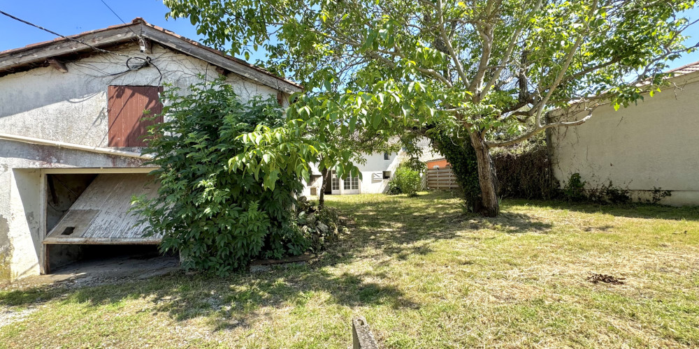 immeuble à CREON (33670)