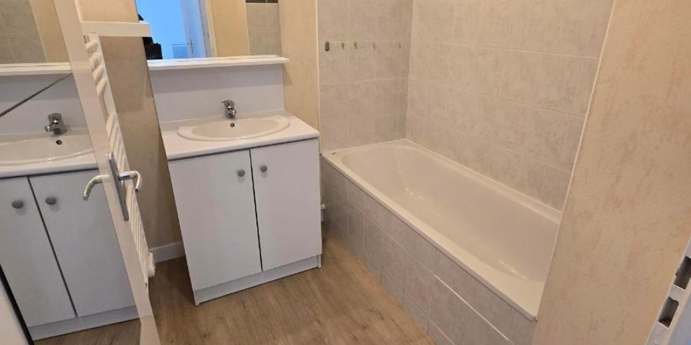 appartement à VAYRES (33870)