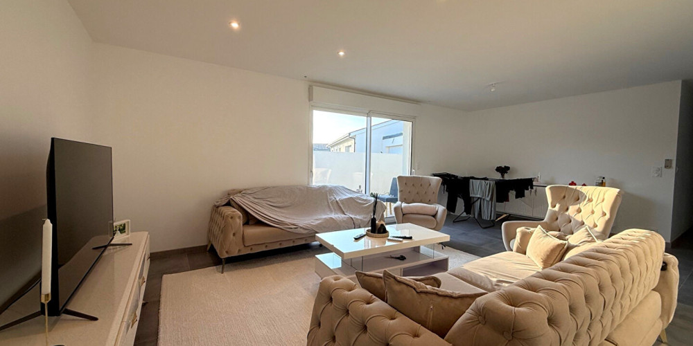 maison à LES BILLAUX (33500)