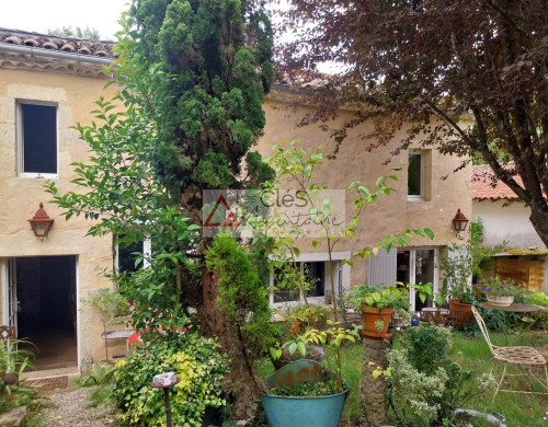 maison  ESCOUSSANS