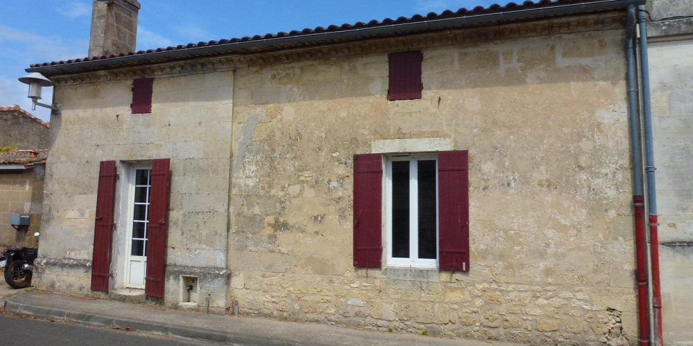 maison à LES ARTIGUES DE LUSSAC (33570)