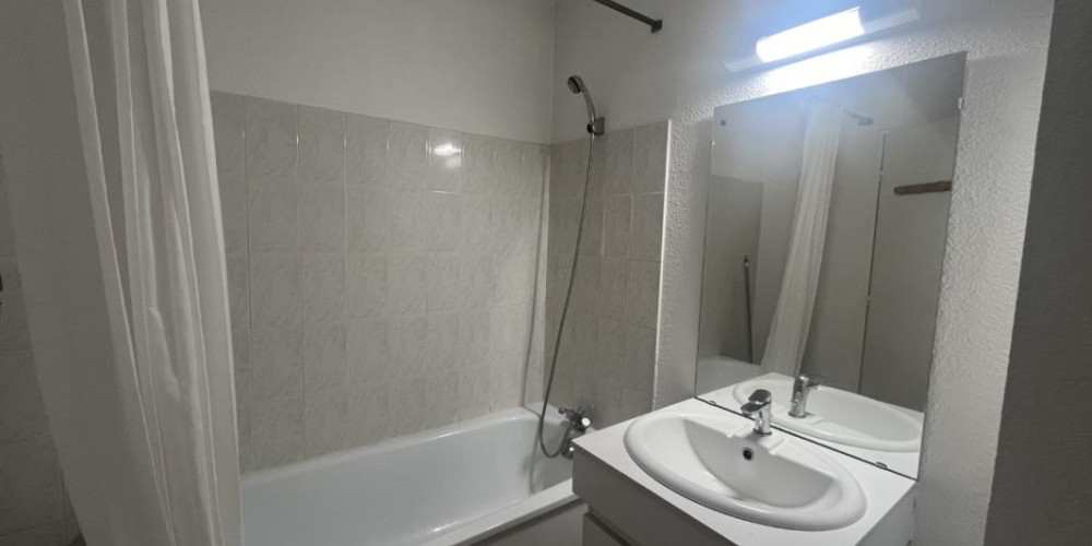 appartement à BORDEAUX (33800)