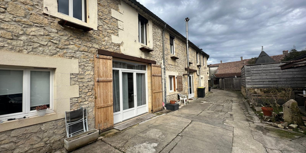 appartement à PODENSAC (33720)