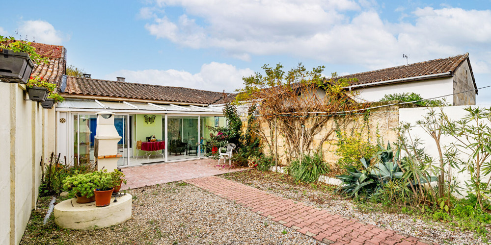 maison à AMBARES ET LAGRAVE (33440)