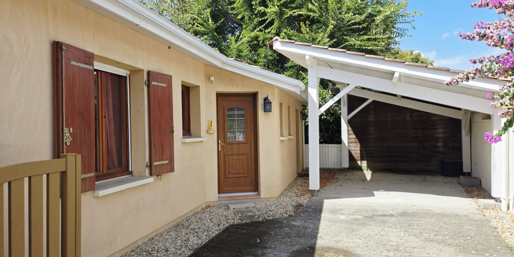 maison à VAYRES (33870)