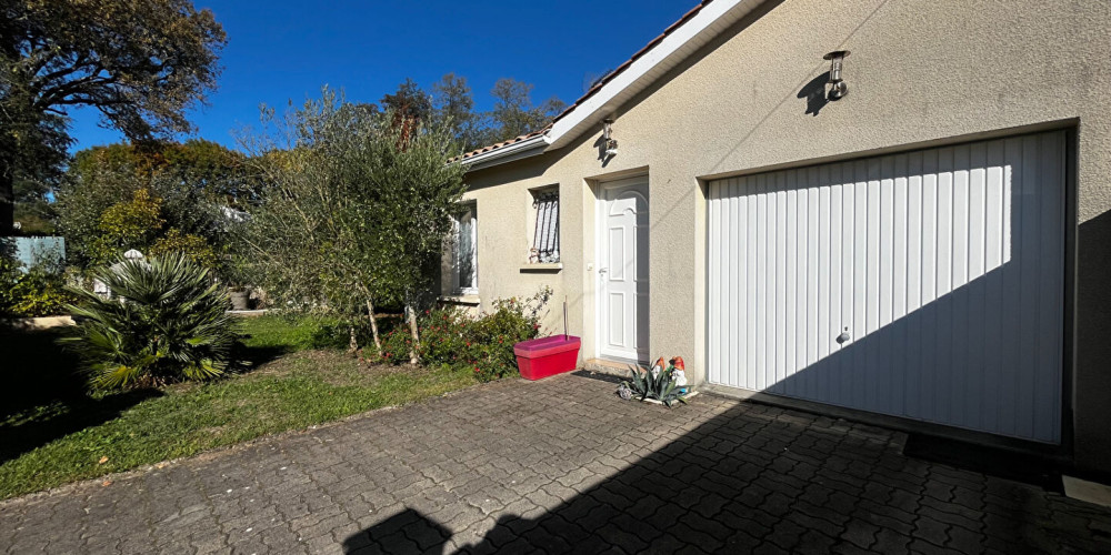 maison à LARUSCADE (33620)