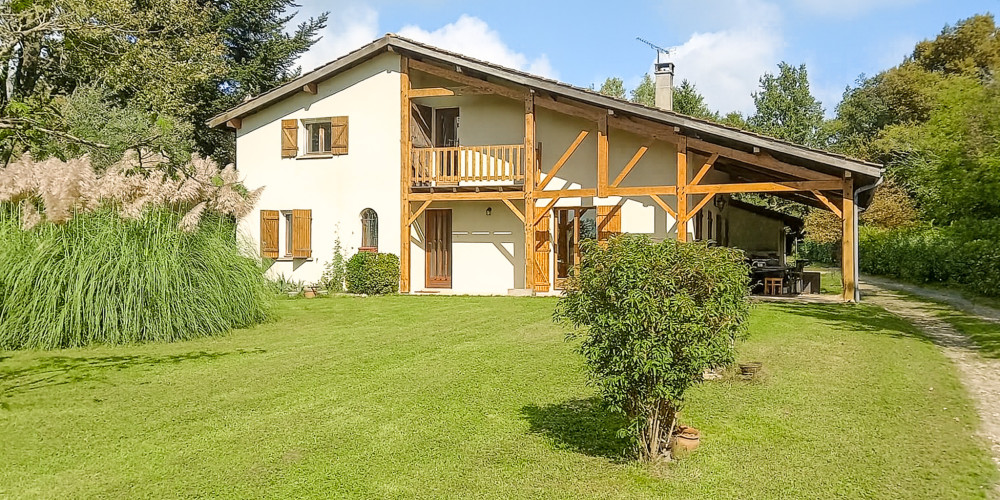 maison à ST MARTIN DU BOIS (33910)