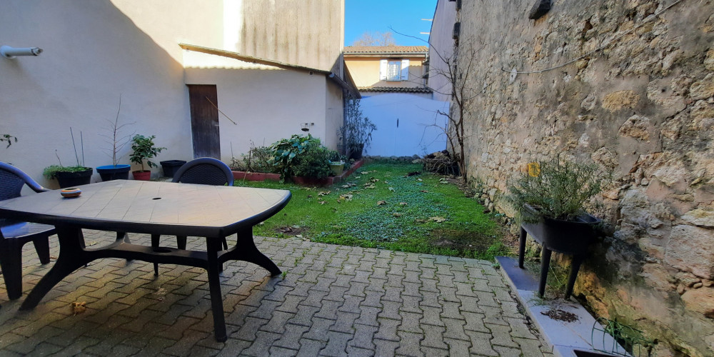immeuble à SAUVETERRE DE GUYENNE (33540)