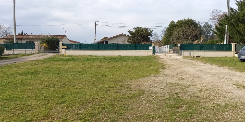 terrain à AMBARES ET LAGRAVE (33440)