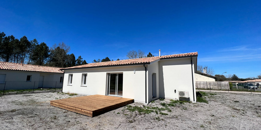 maison à ST MAGNE (33125)