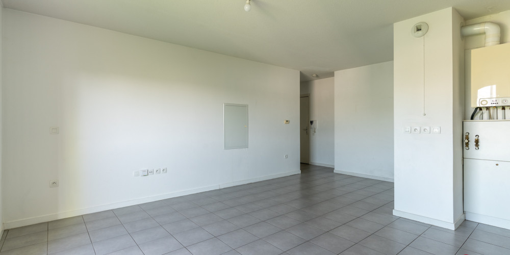 appartement à BORDEAUX (33300)