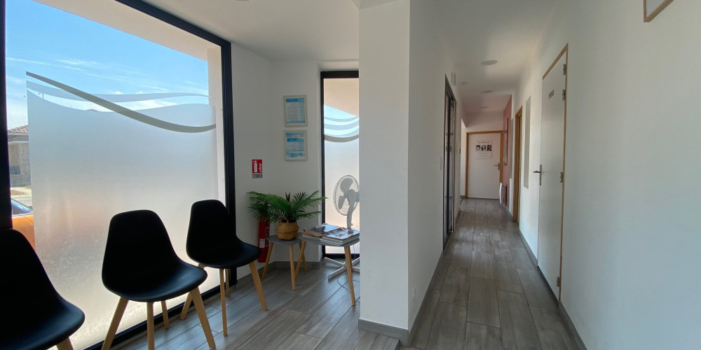 immeuble à ARES (33740)