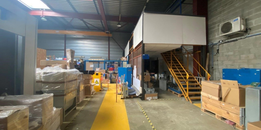 local industriel à MERIGNAC (33700)