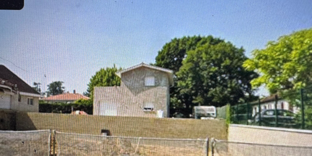 terrain à TRESSES (33370)