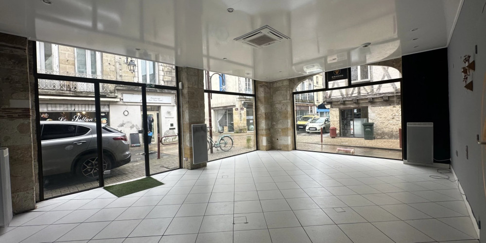 local commercial à STE FOY LA GRANDE (33220)