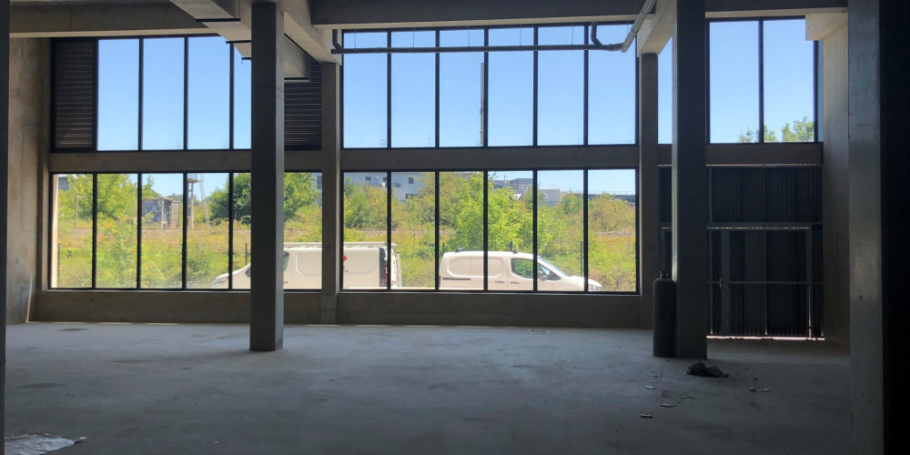 local industriel à BORDEAUX (33100)