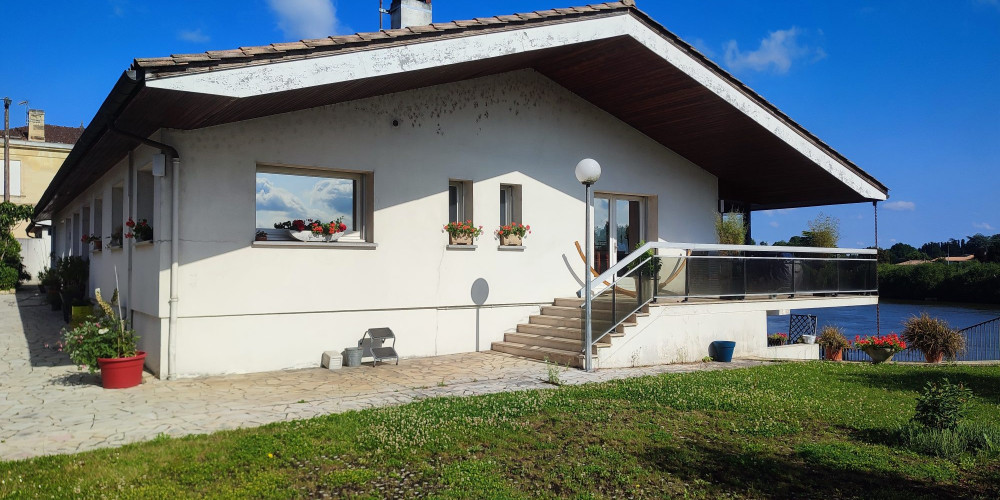 maison à ST JEAN DE BLAIGNAC (33420)