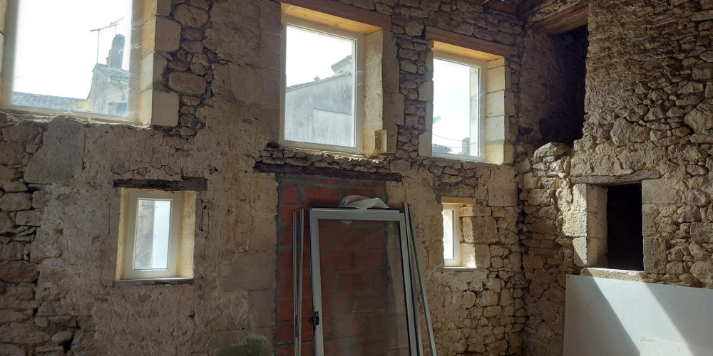 parking à SAUVETERRE DE GUYENNE (33540)