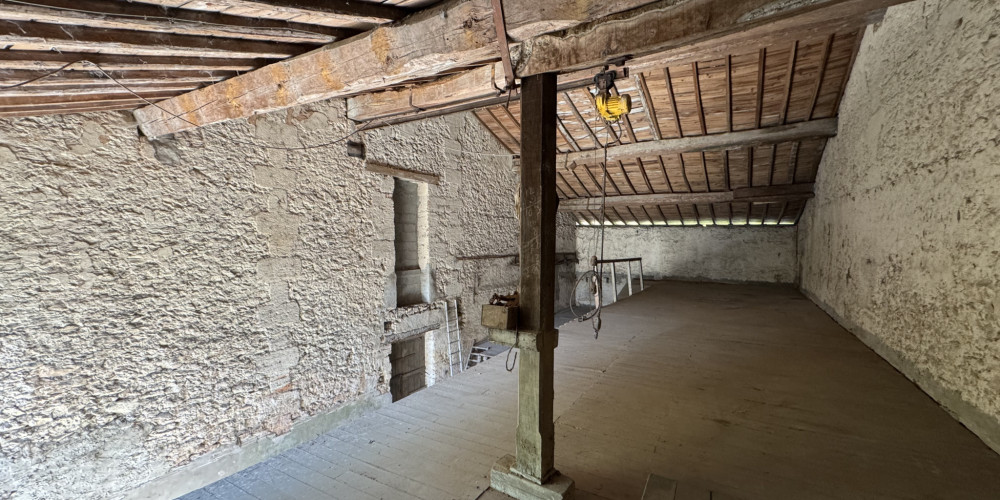 parking à BARSAC (33720)