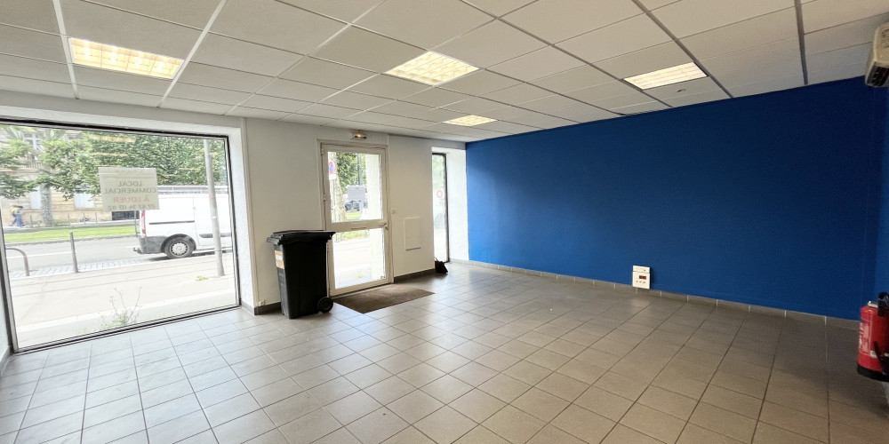 local commercial à BORDEAUX (33100)