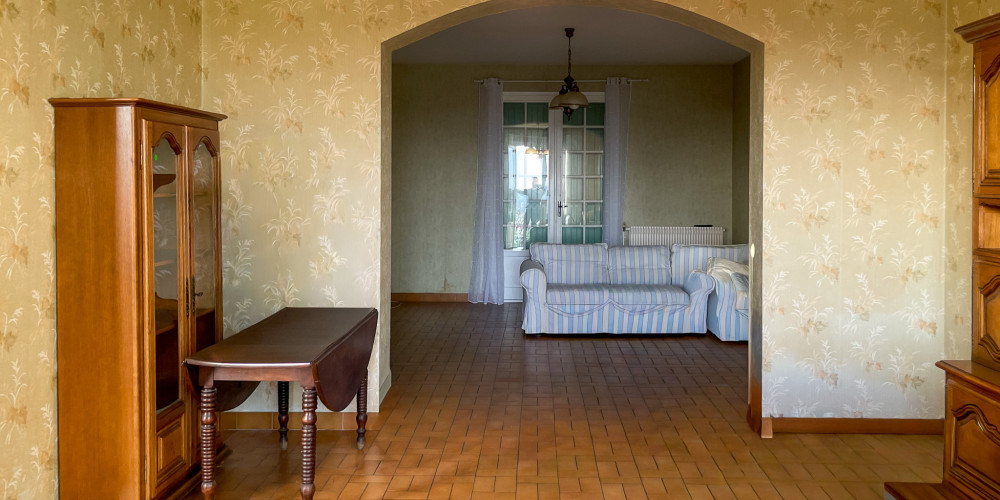 maison à MONTAGNE (33570)