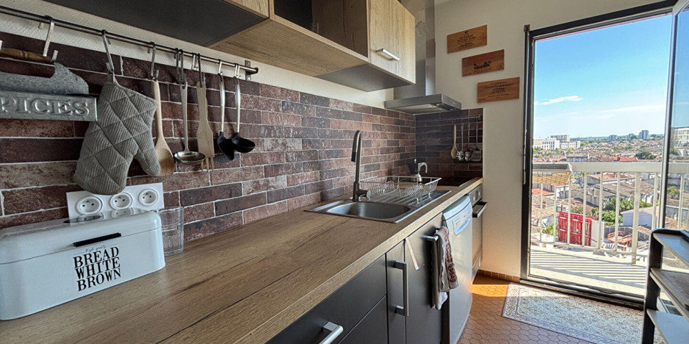appartement à BORDEAUX (33800)