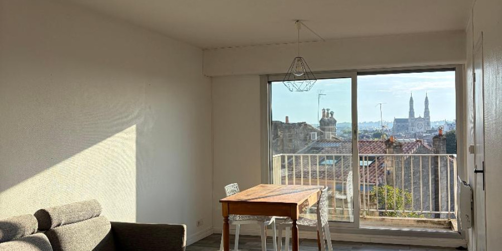 appartement à BORDEAUX (33800)