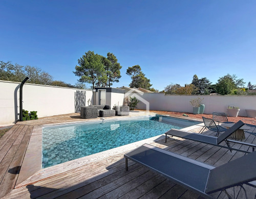 maison  IZON