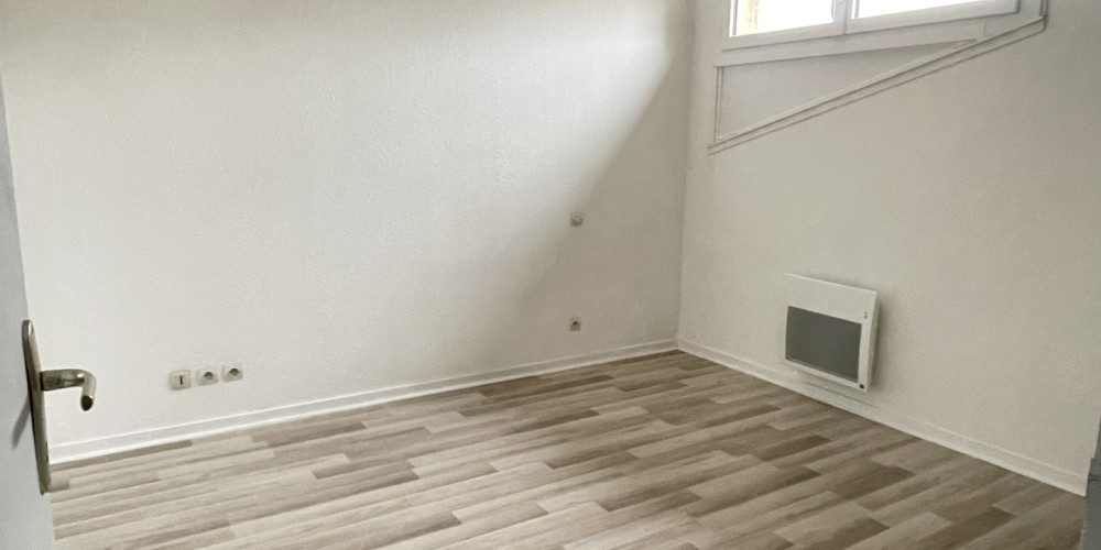 appartement à VAYRES (33870)