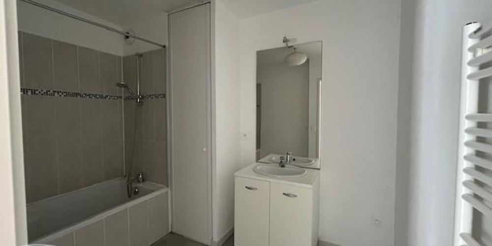appartement à BORDEAUX (33300)