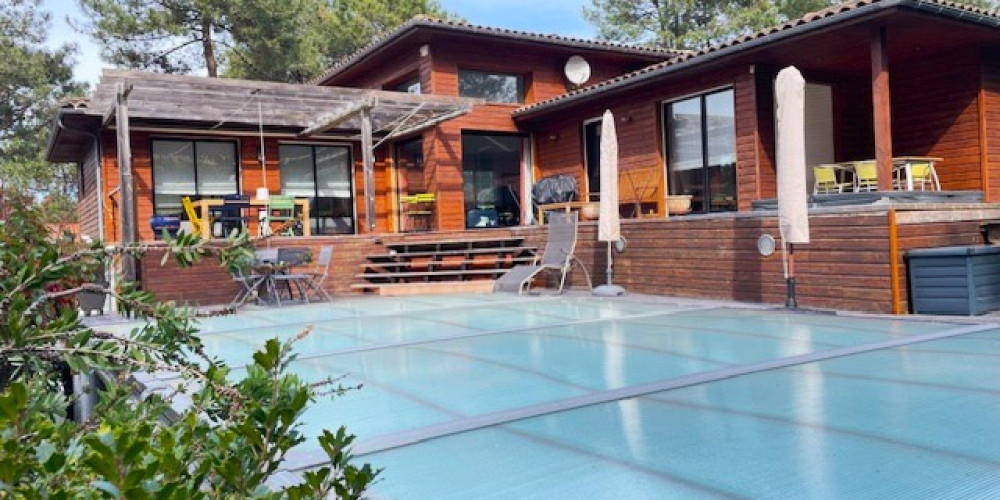 maison à LACANAU (33680)