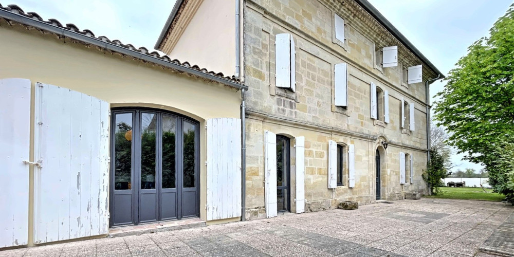 maison à VAYRES (33870)