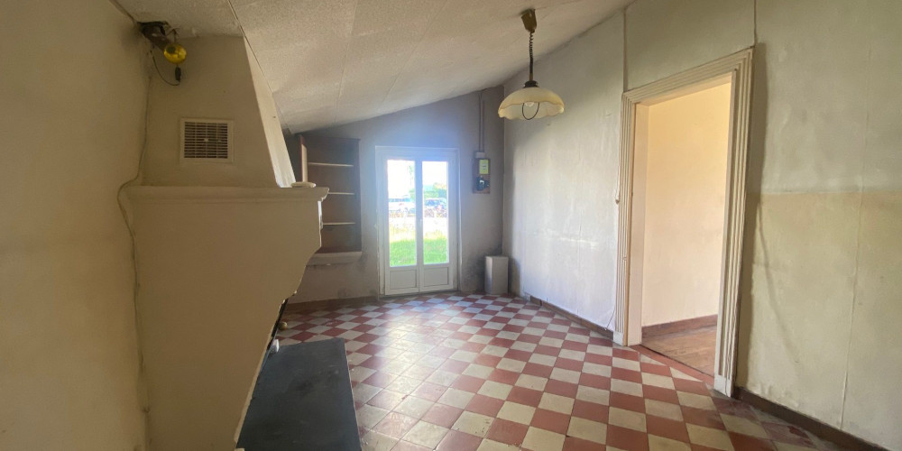 immeuble à ARES (33740)