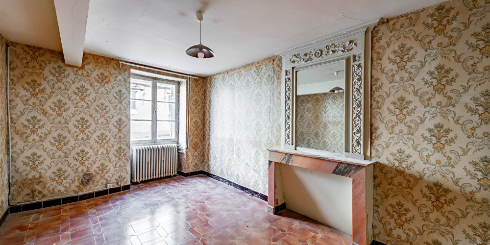 maison à RAUZAN (33420)