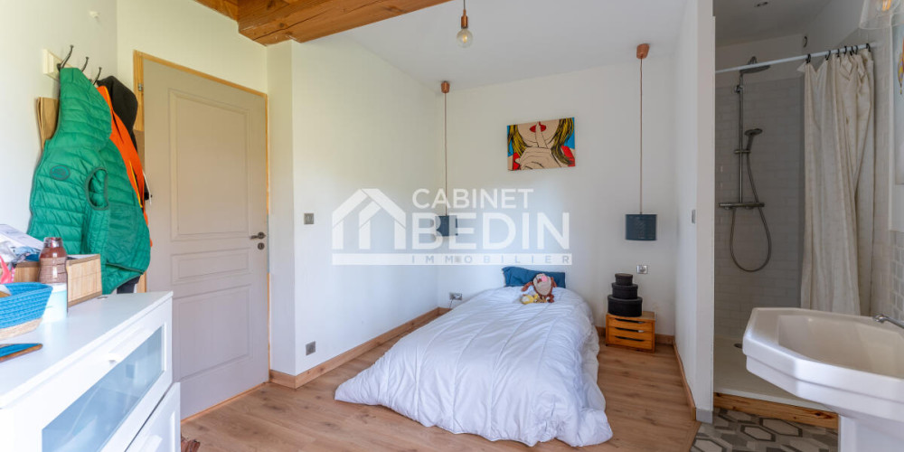 maison à ST GENES DE LOMBAUD (33670)