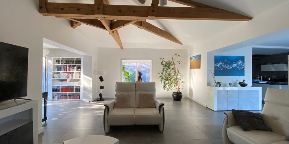 maison à ARES (33740)