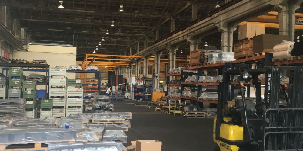 local industriel à BORDEAUX (33100)