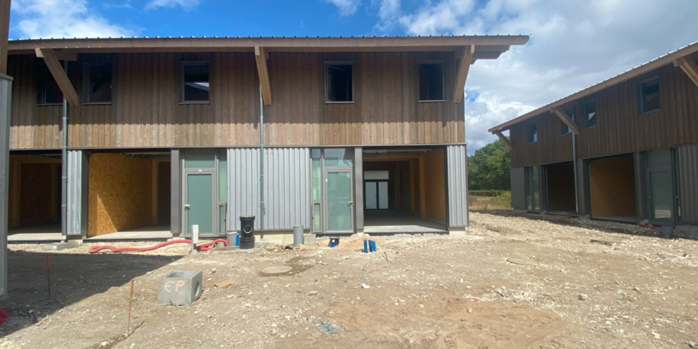 local industriel à LE HAILLAN (33185)