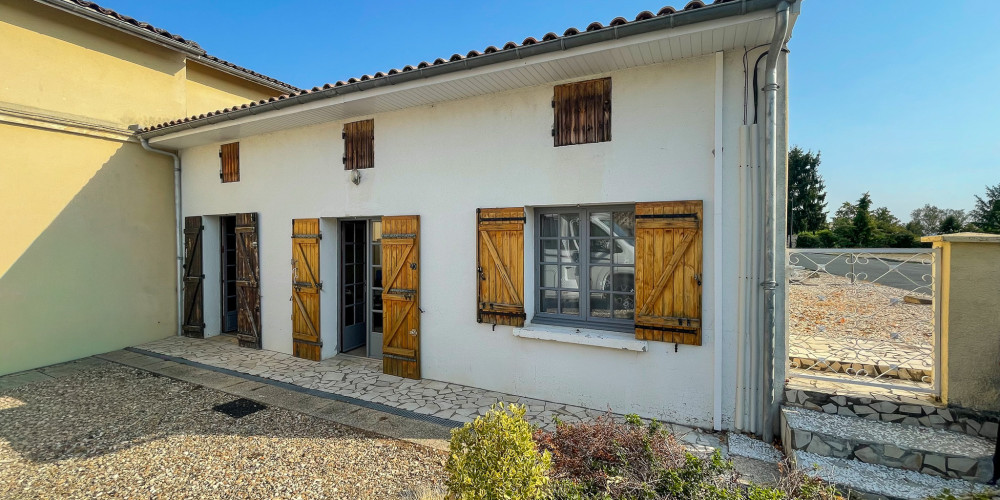 maison à MONTAGNE (33570)