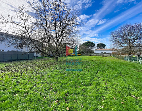 terrain  VILLENAVE D ORNON