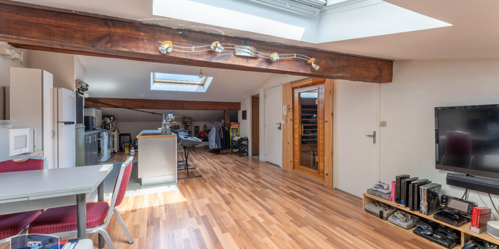 appartement à BORDEAUX (33300)