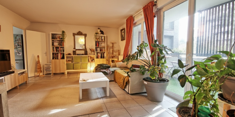 appartement à BORDEAUX (33300)