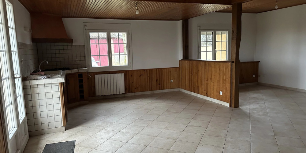 maison à LES LEVES ET THOUMEYRAGUES (33220)