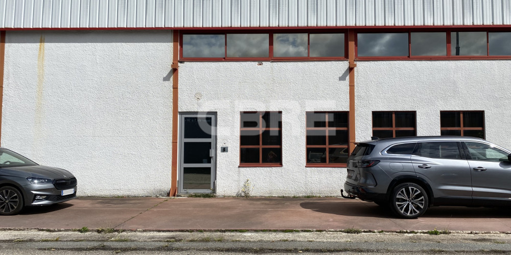local industriel à PESSAC (33600)