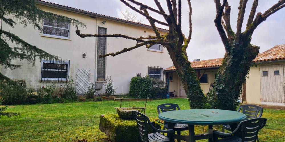 maison à ST MEDARD DE GUIZIERES (33230)