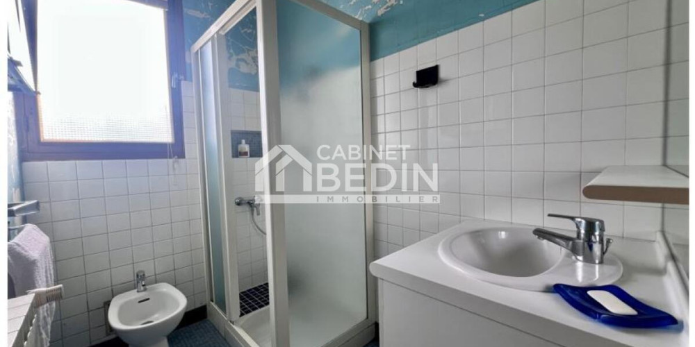 maison à VAYRES (33870)